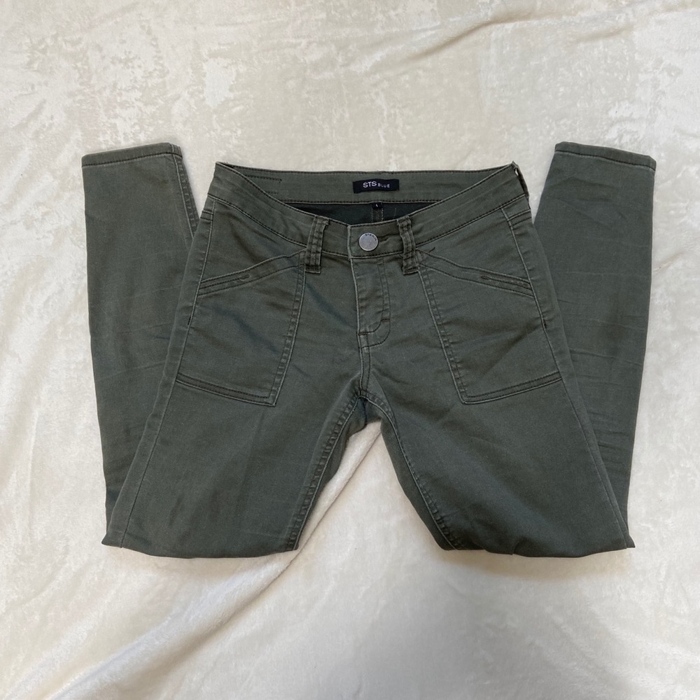 Green skinny jeans